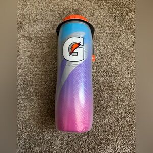 Gatorade 30 oz Insulated Squeeze Bottle Purple and Pink NEW!